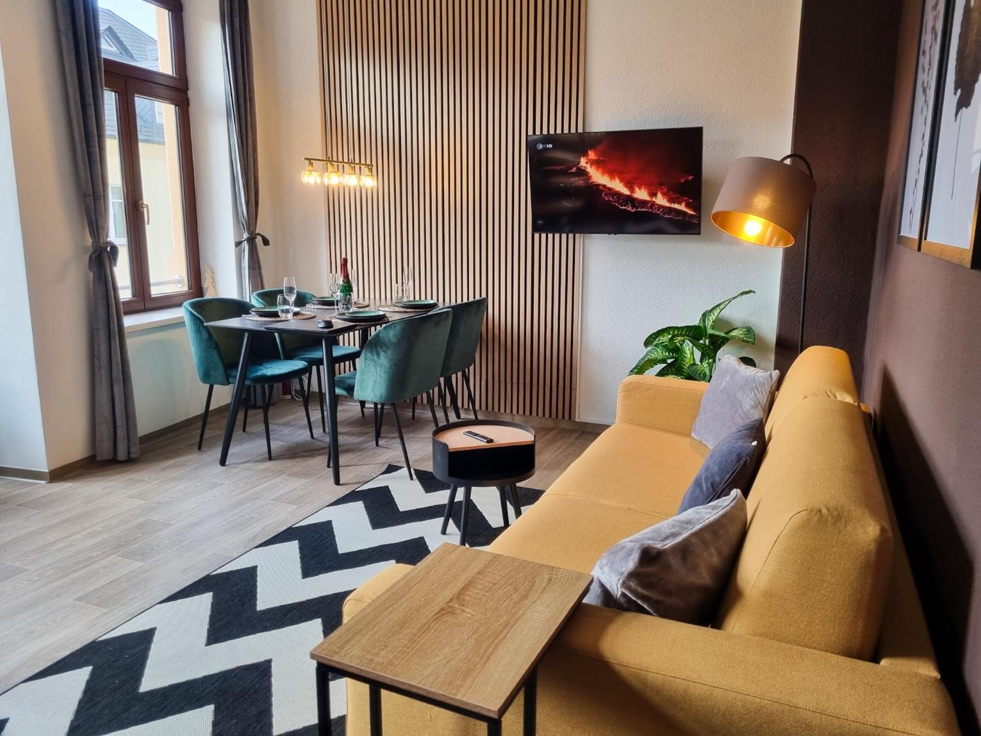 Maremar - Design Maisonette Altstadt - 4 Pers - 57Qm - Luxus Boxspringbett - Kueche - Arbeitsplatz - Privater Parkplatz Greiz Extérieur photo