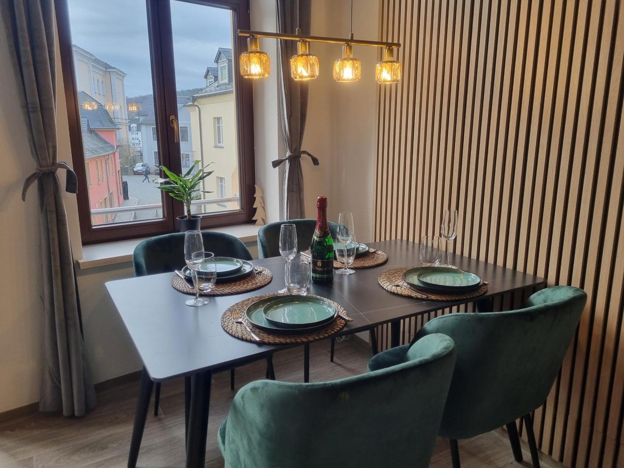 Maremar - Design Maisonette Altstadt - 4 Pers - 57Qm - Luxus Boxspringbett - Kueche - Arbeitsplatz - Privater Parkplatz Greiz Extérieur photo
